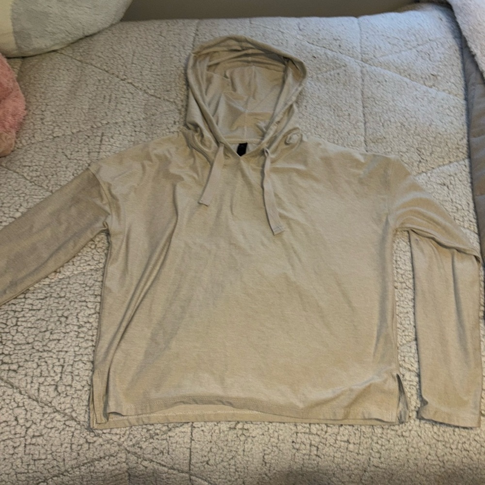 Tan pull over